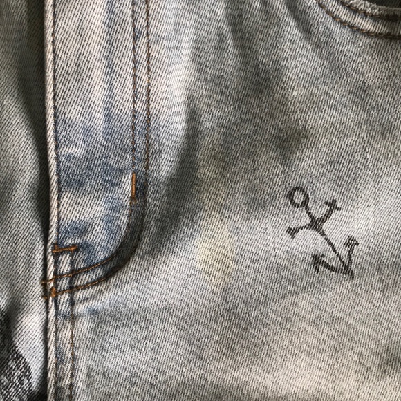 ⭐️ UO BDG Print High Waisted Mom Jeans - Picture 2 of 4